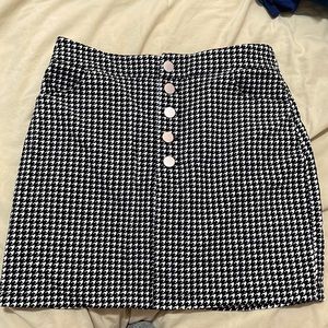 Houndstooth mini skirt